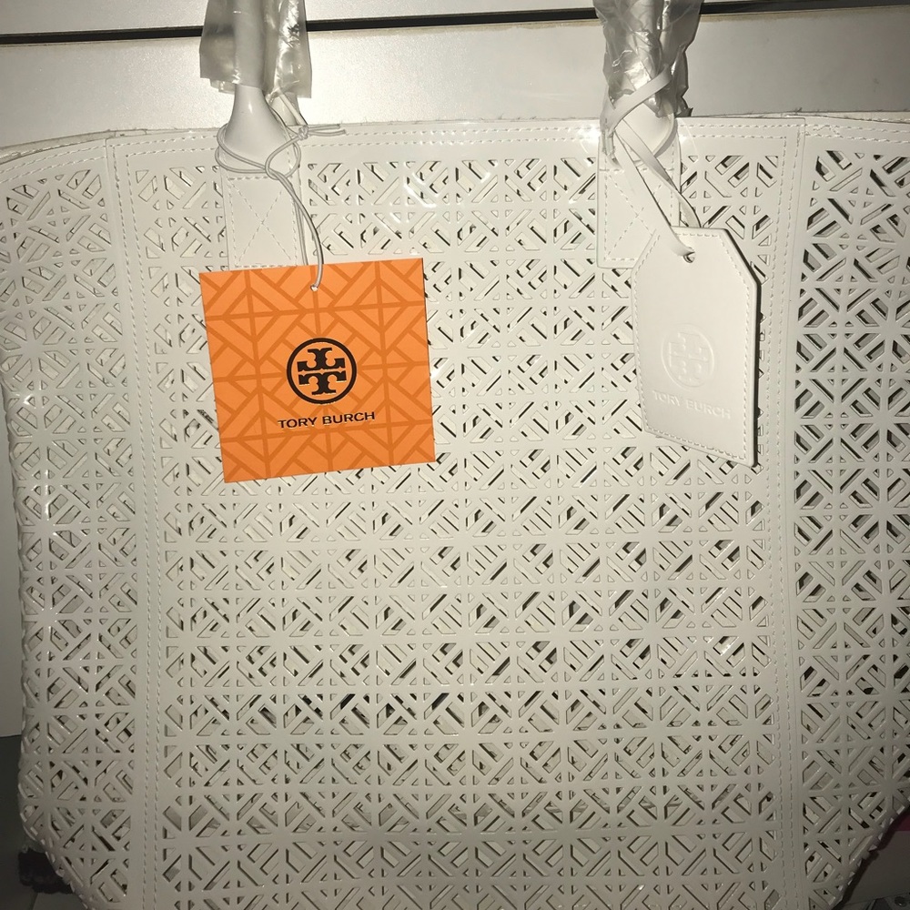 Last chance!!!New Tory Bruch tote with tag